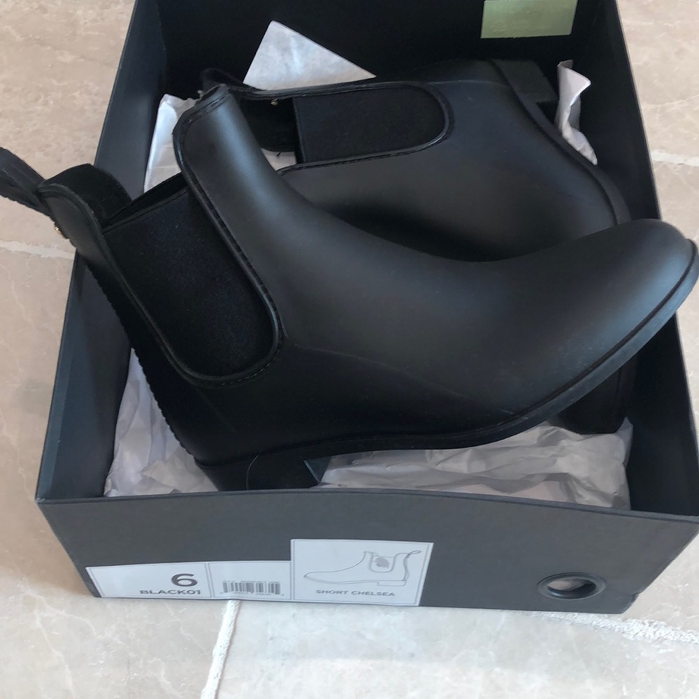 Short chelsea rainboots